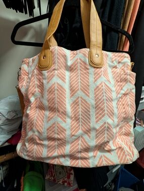 Chevron Canvas Tote with Tan Handles - Peach/White